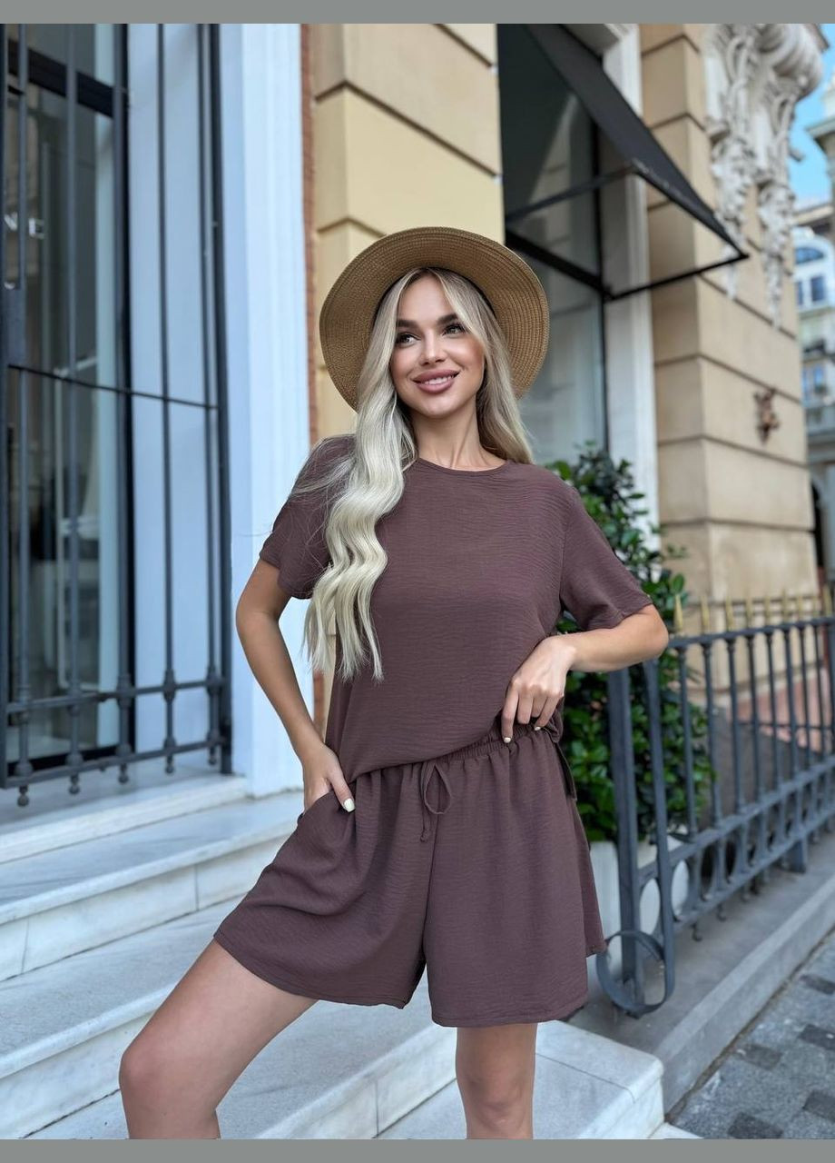 Женский базовый костюм с шортами коричневого цвета 33646 No Brand (338863583)