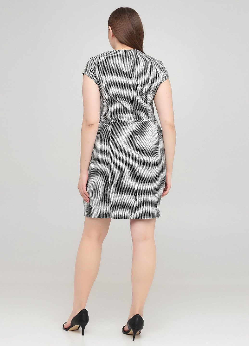 Чорно-білий кежуал сукня H&M з абстрактним візерунком