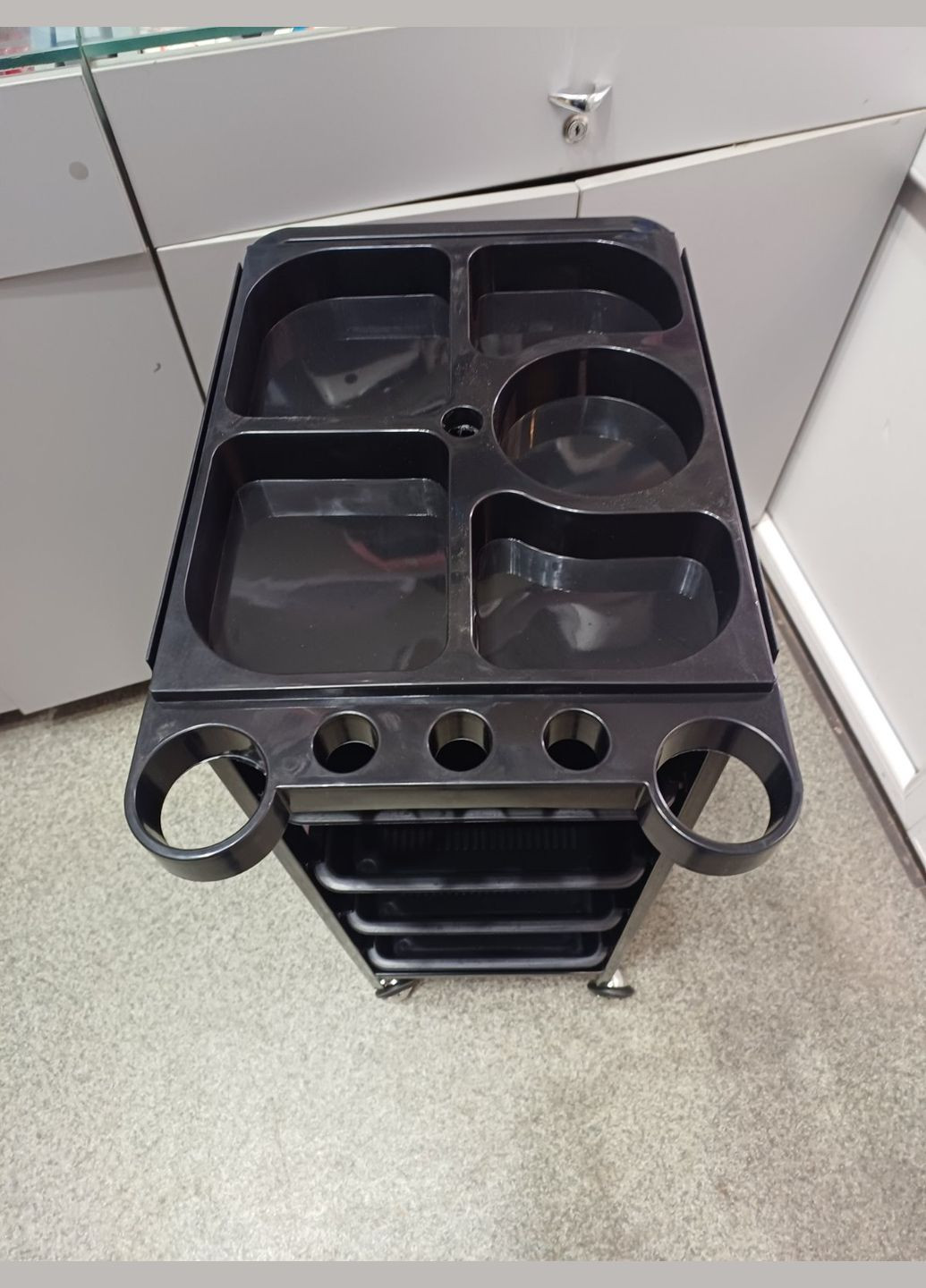 Тележка парикмахерская на 4 полочки B-18 YRE (341318218)