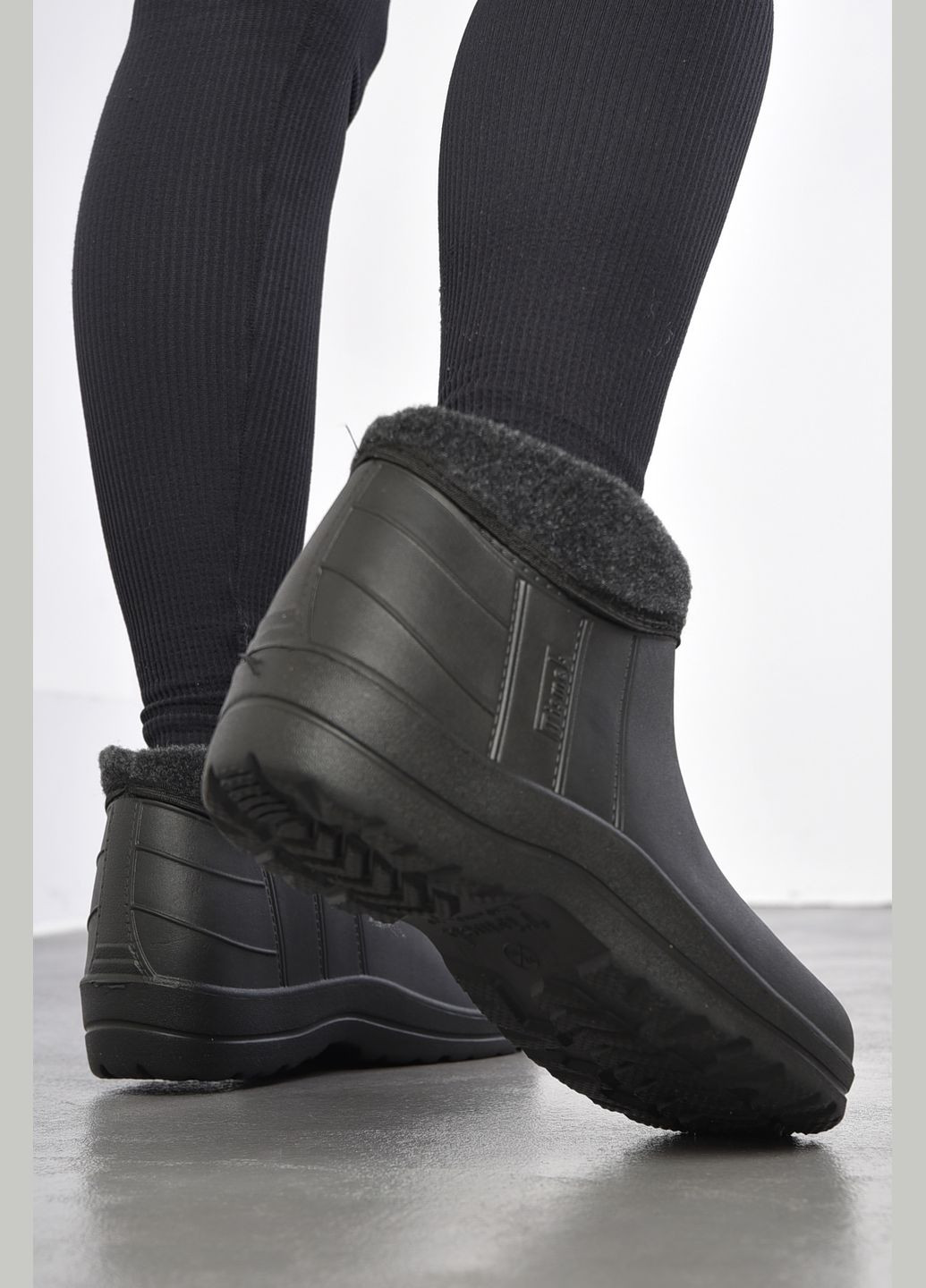 Калоші жіночі на хутрі чорного кольору Let's Shop (302660687)