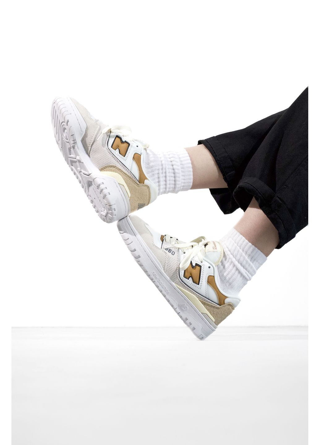 Білі Осінні кросівки чоловічі new balance 550 white / beige нью беланс 550 No Brand