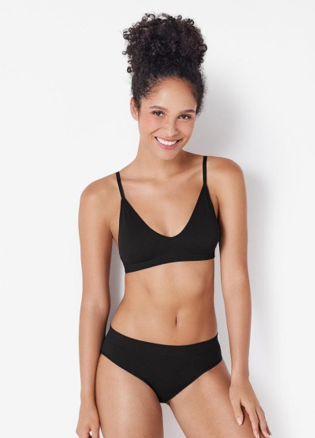 Черный демисезонный базовый комплект белья в рубчик (бюстгальтер топ+трусики слип) Esmara