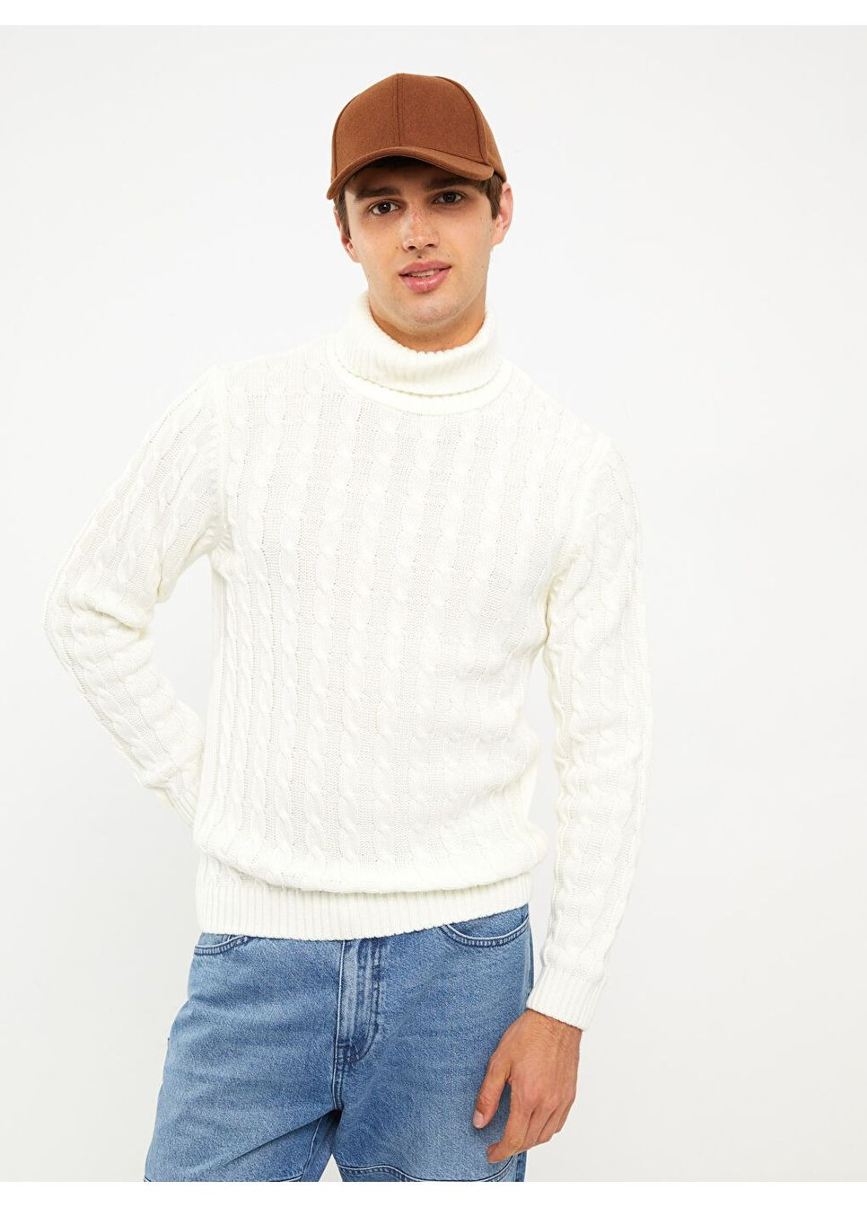 Айворі демісезонний светр SHEIN