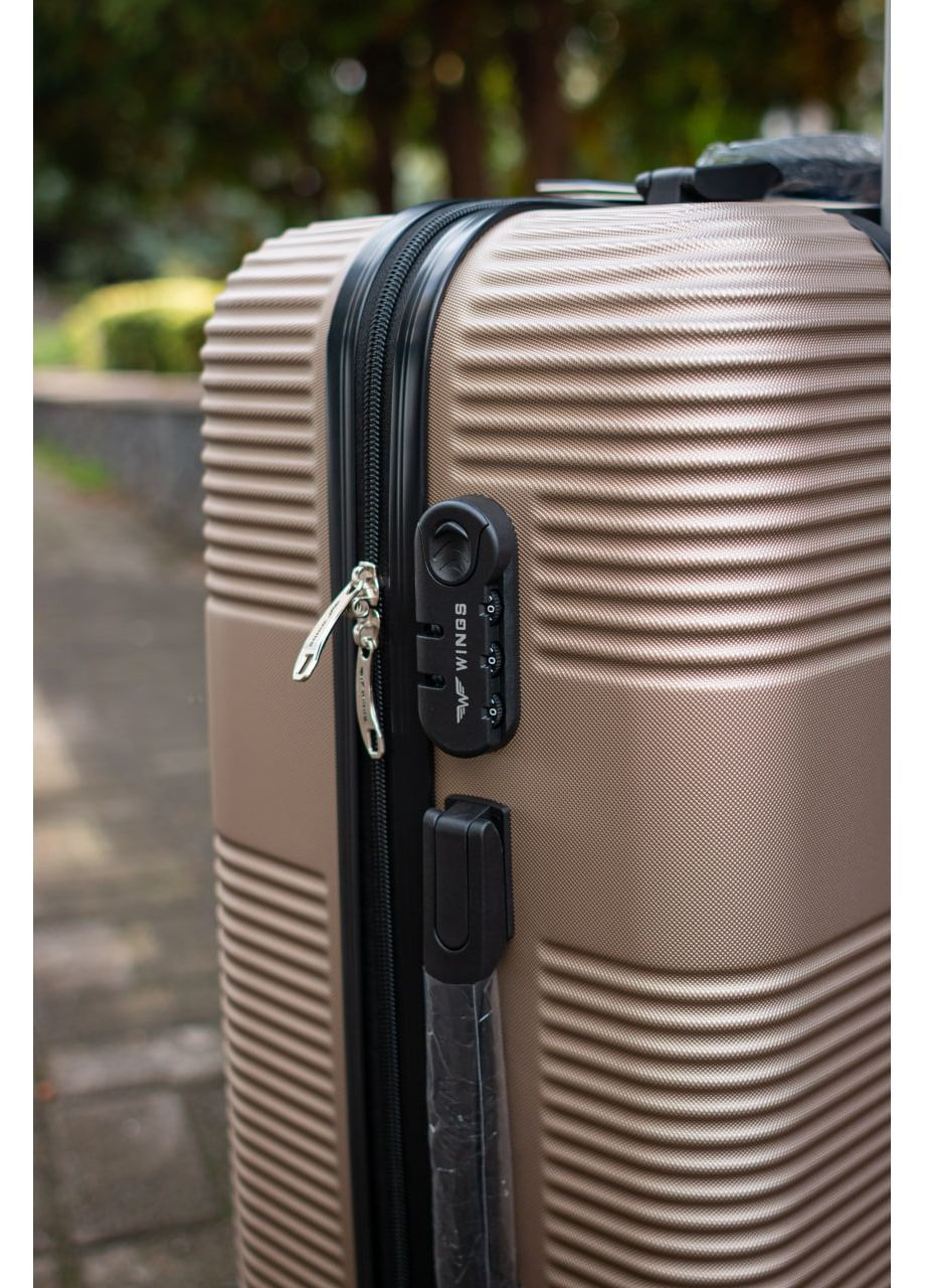 Чемодан пластиковый большой L размер, цвет черный Wings 5398 (365715898)