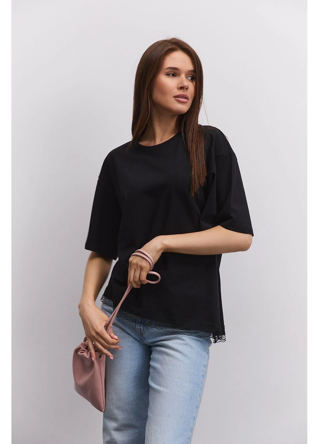 Жіноча футболка oversize лимонна з асиметричним низом з мереживом Arjen - (388092612)