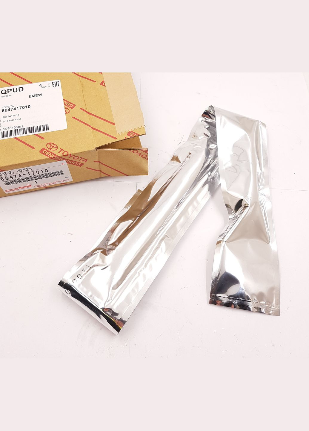 Оригинальный осушитель кондиционера Тойота 88474-17010 РАВ4, Камри, Лексус Ланд Крузер Прадо, Toyota (360504368)