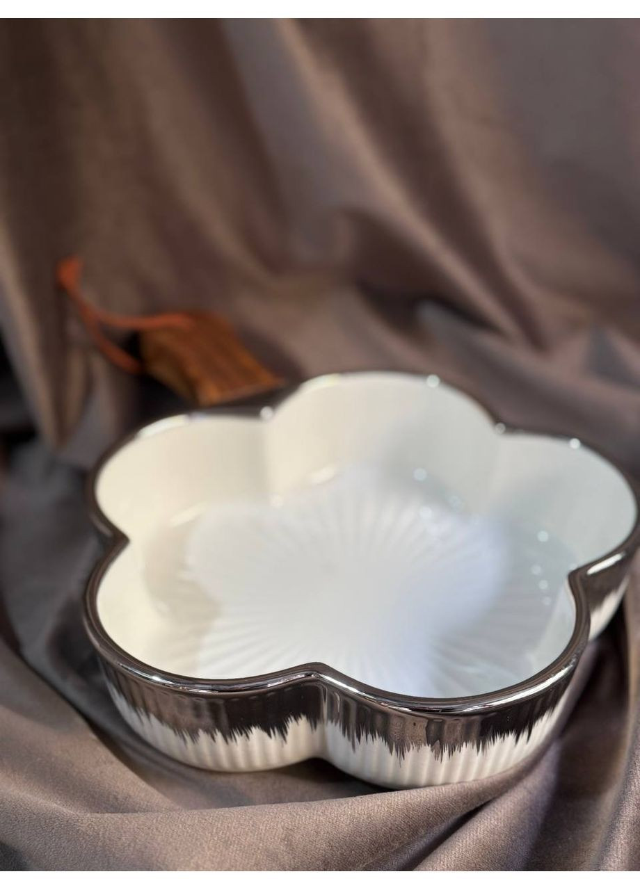 Тарелка сервировочная ZJH-15-6 фарфоровая с деревянной ручкой 700 мл Белый с серебреным Yiwu (366424492)