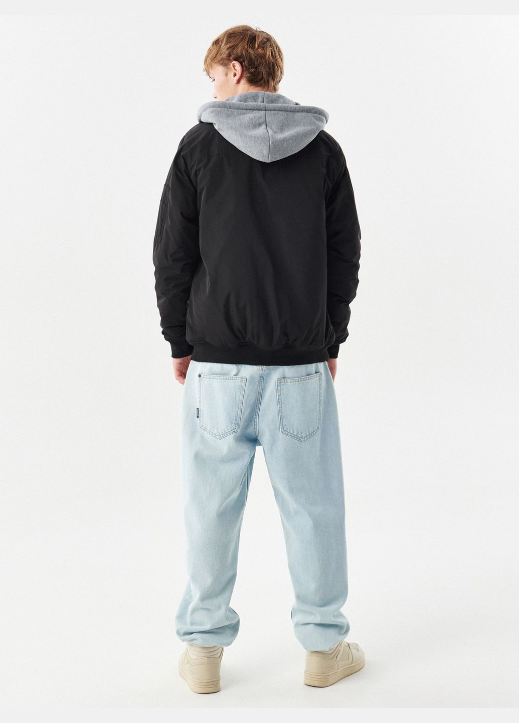 Бомбер чоловічий чорний утеплений Cropp на блискавці (347317610)