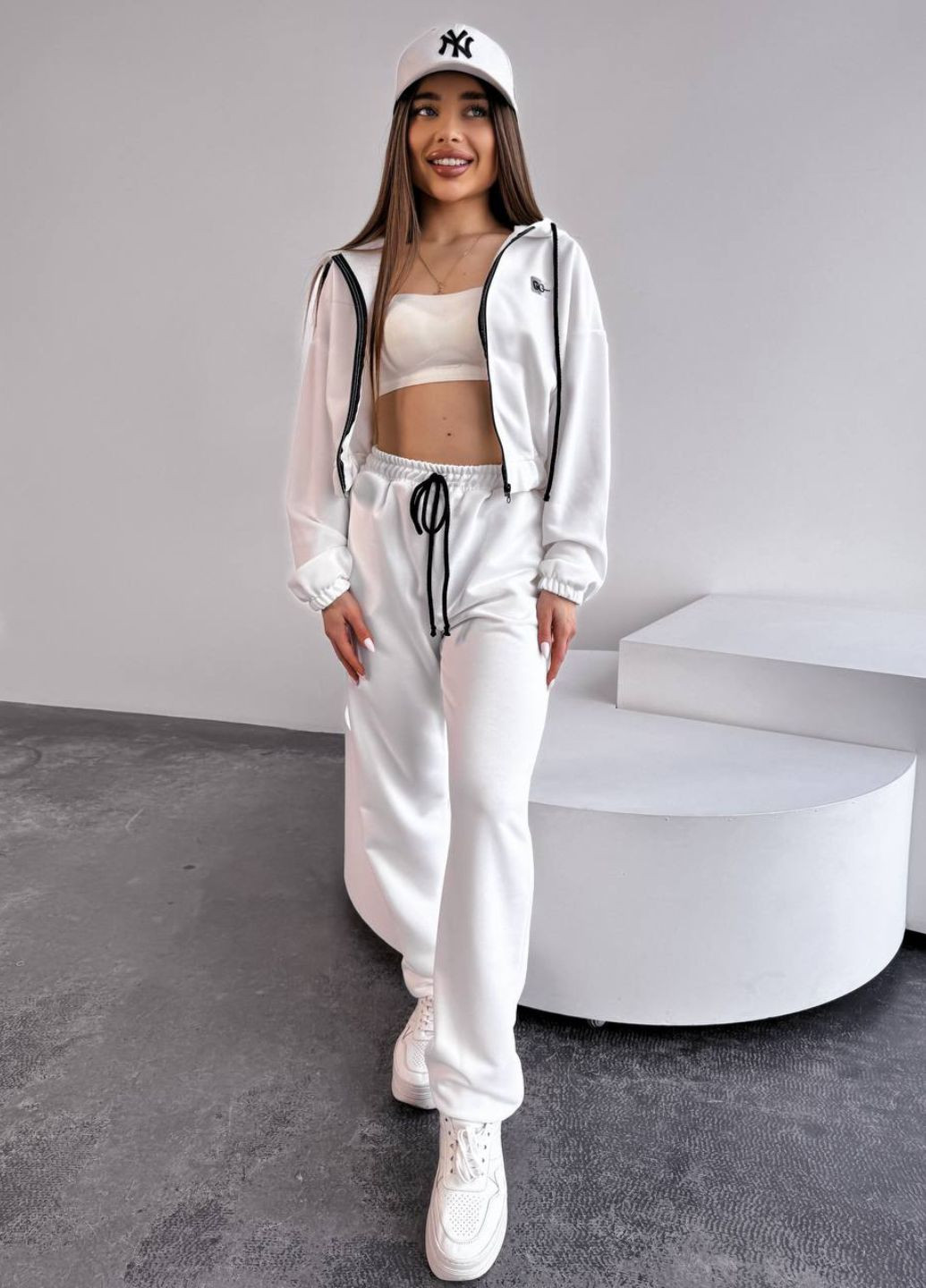 Базовий повсякденний костюм двійка: вкорочений худі на блискавці з капюшоном + джогери високої посадки Tik-Tak (324389213)