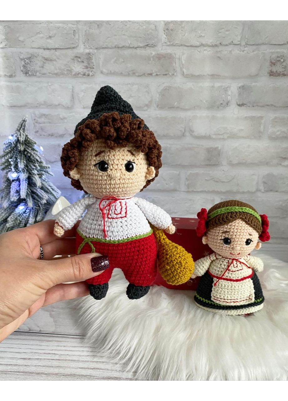 Пара украинцев куклы вязаные украинка казак украинец подарок патриотам No Brand (370368178)