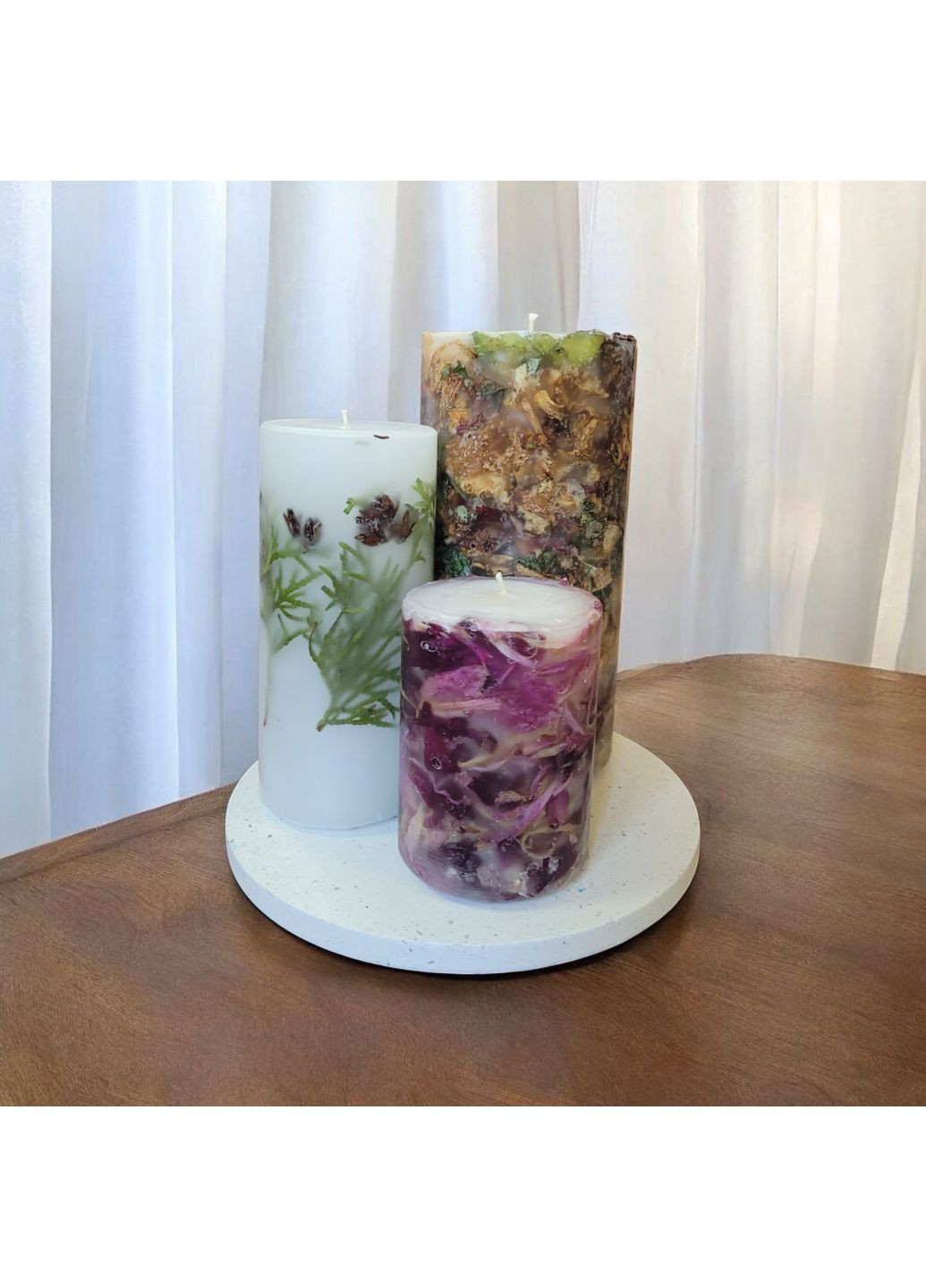 Набор больших декоративных свечей ручной работы свечи в наборе из 3 шт на подставке с хвоей, пионом и миксом сухоцветов Handmade Studio - AV (369636974)