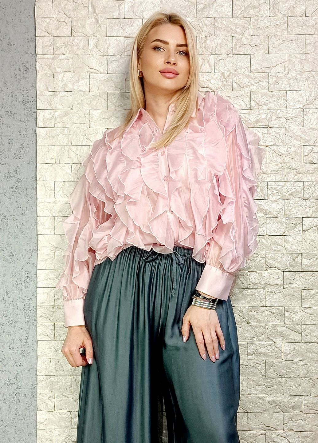 Розовая блуза Vince Otto