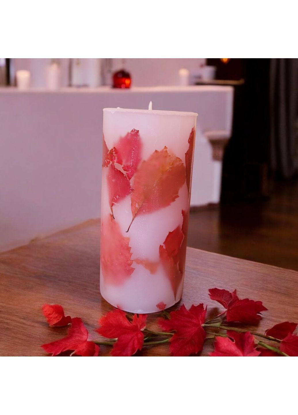 Свічка ручної роботи декоративна ароматизована свічка з бордово-червоним листям дикого винограду 50 годин горіння Handmade Studio - AV (371797799)