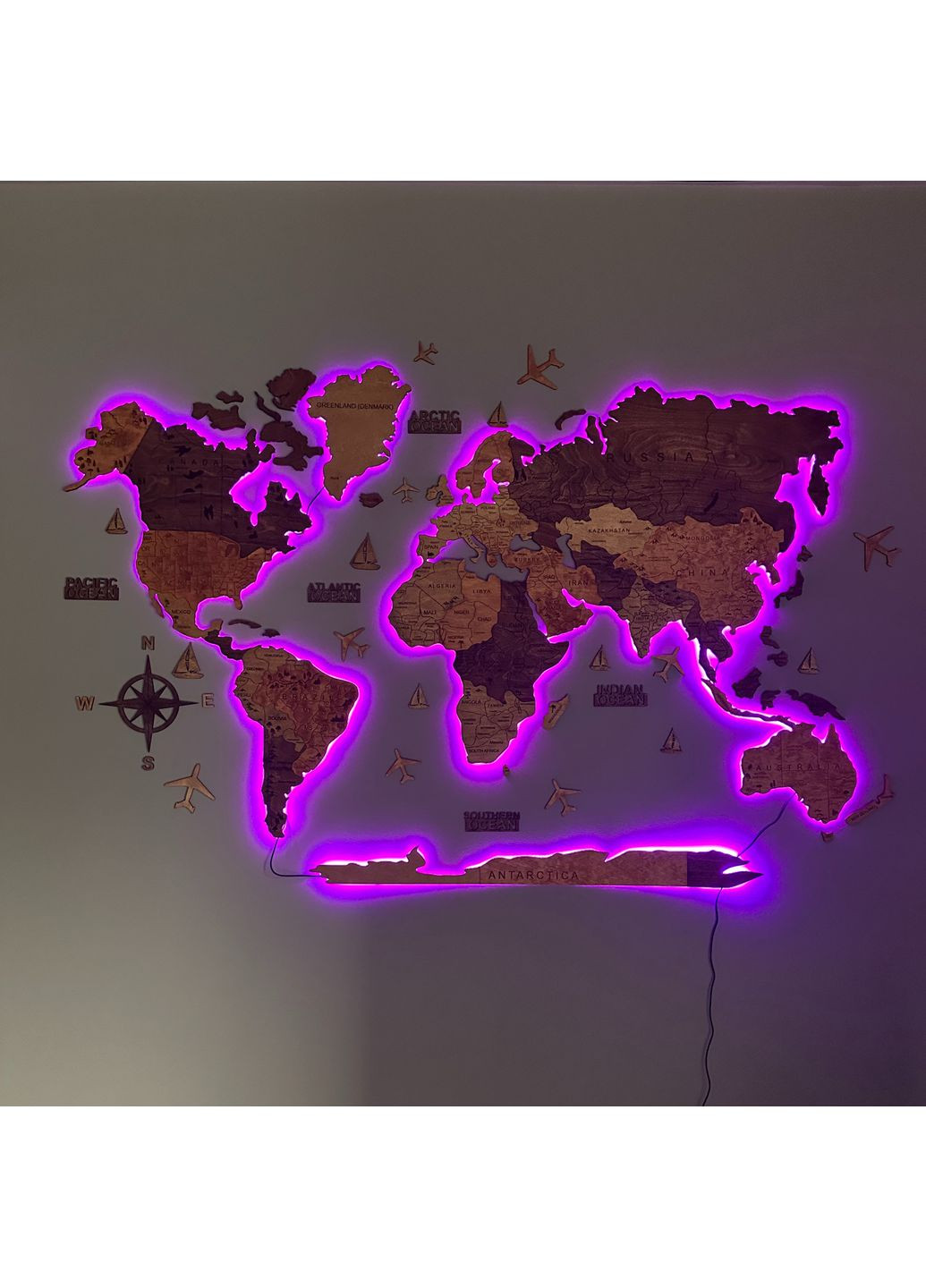 Декоративне панно на стіну Карта Миру з гравіюванням "Кедр" з однотонним підсвічуванням 200х120 см Decart (360609413)