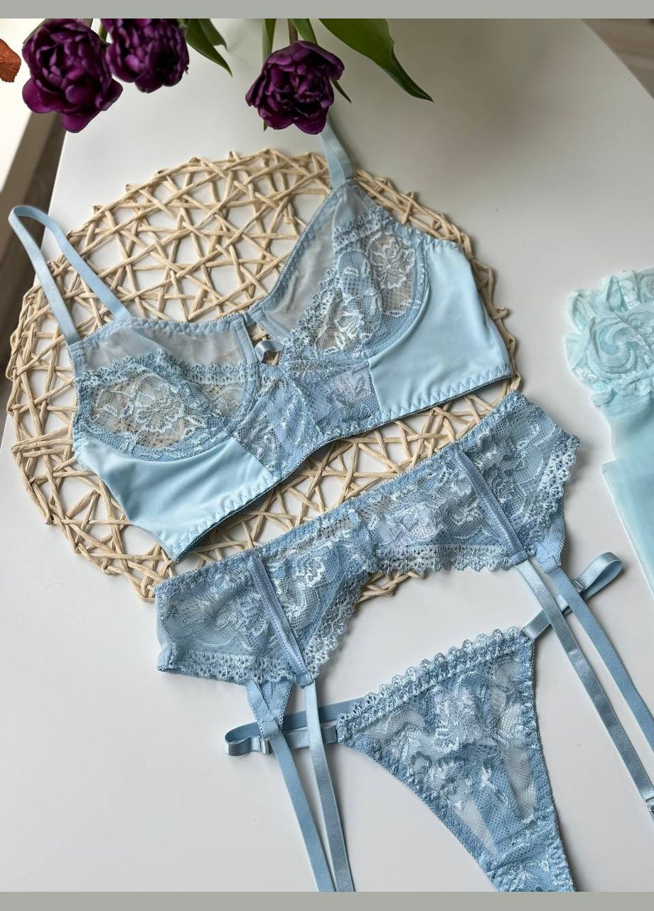 Блакитний комплект жіночої білизни з поясом гартерами і панчохами Simply sexy
