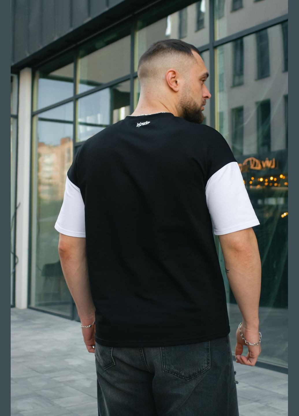 Чорно-біла футболка чоловіча "" чорно-біла з коротким рукавом Intruder FreeDom