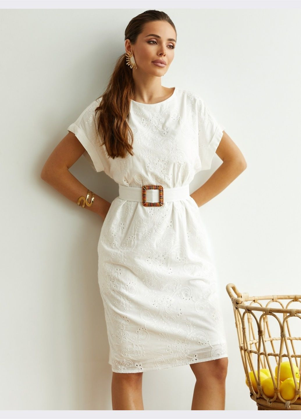 Молочное кэжуал платье из прошвы молочного цвета с поясом силуэтная Dressa