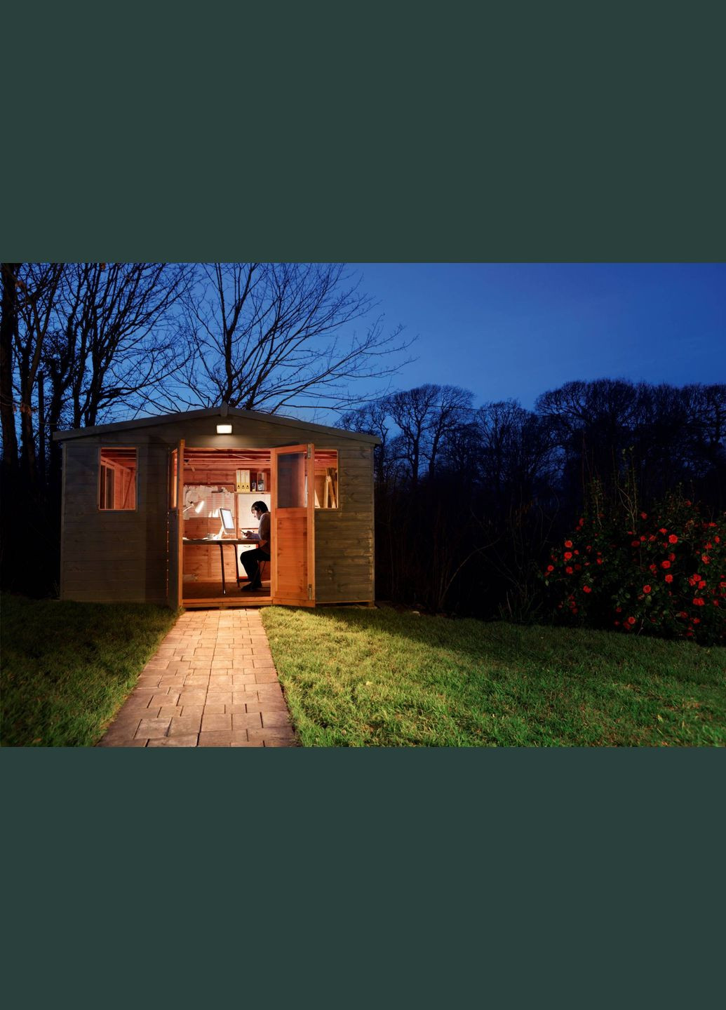 Прожектор ESSENTIAL 30Вт 2700Лм 3000K Ledvance (315503290)