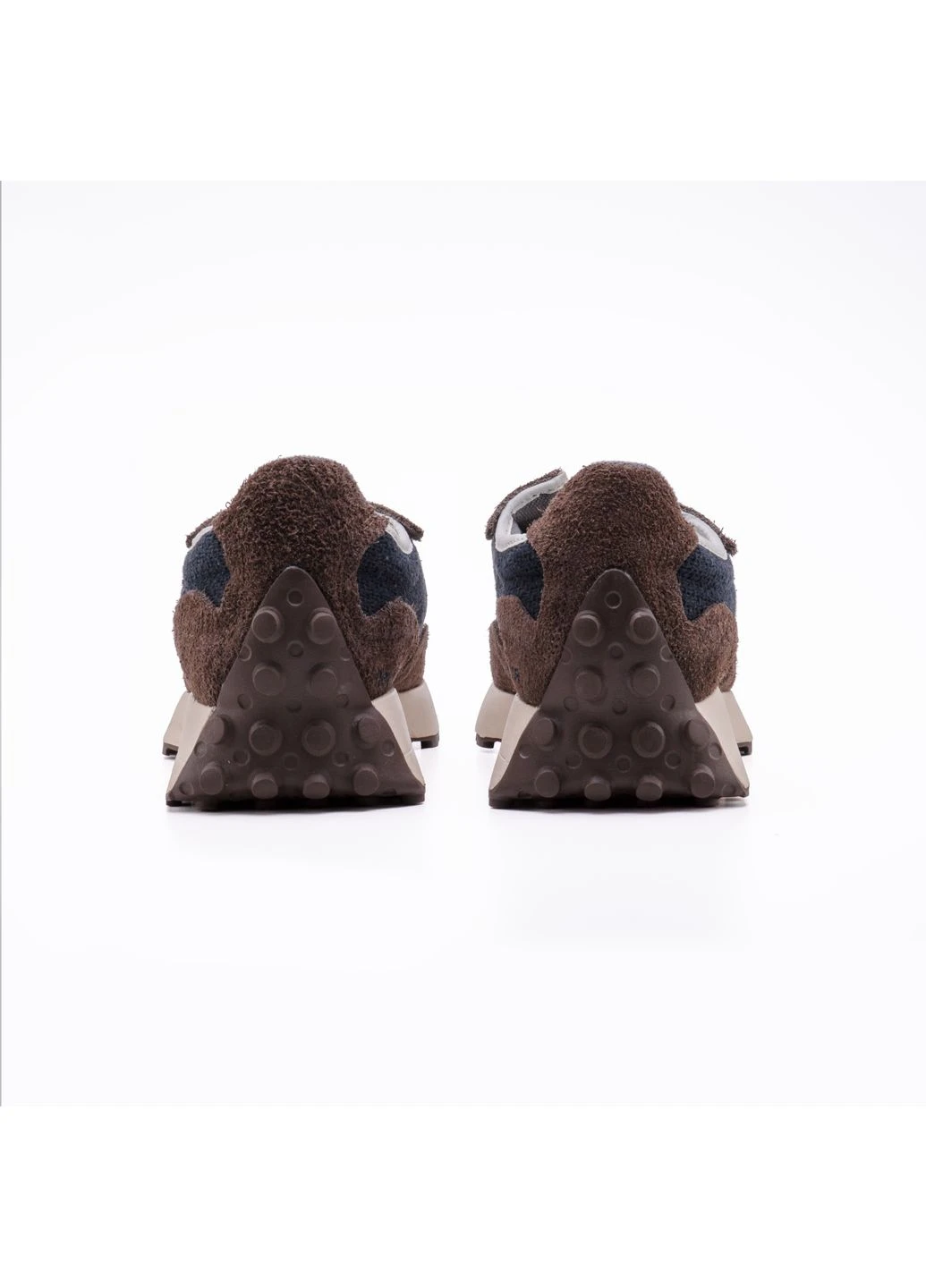 Коричневые демисезонные кроссовки мужские new balance 327 brailed rich earth brown нью беланс 327 коричневые No Brand