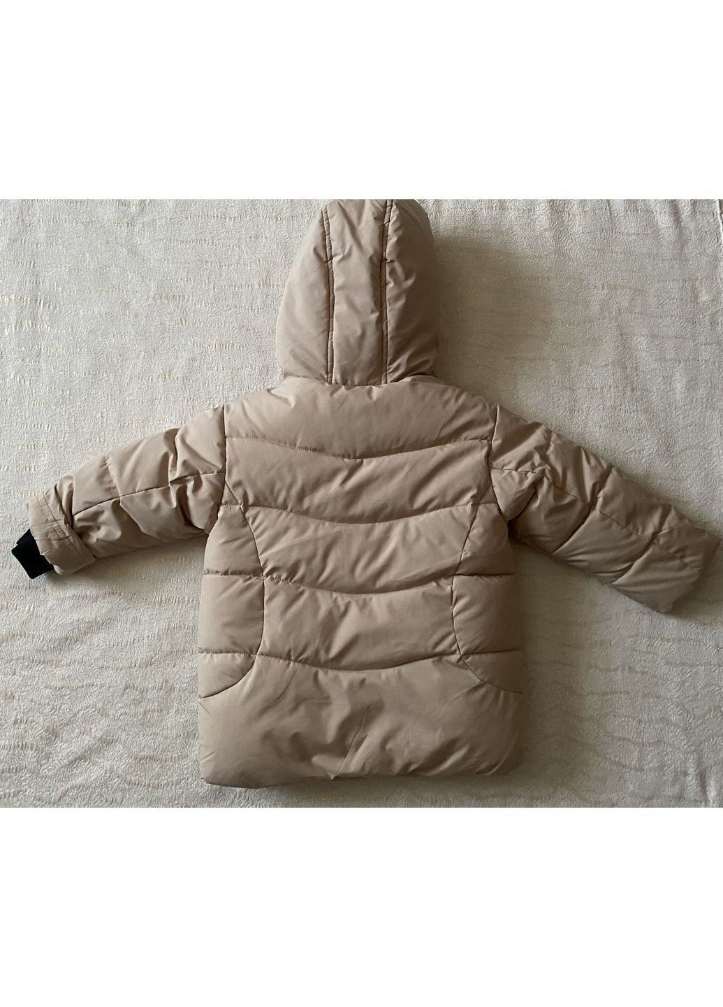 Бежевая зимняя детская зимняя удлиненная куртка с капюшоном на девочку 104-122 холофайбер No Brand