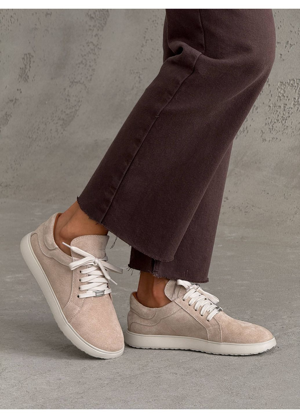 Бежеві анатомічні замшеві кеди Helen