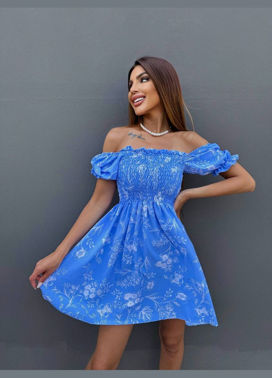 Блакитна красива блакитна літня сукня з коротким рукавом і відкритою спиною, коротка сукня із софту в квітковому принті No Brand