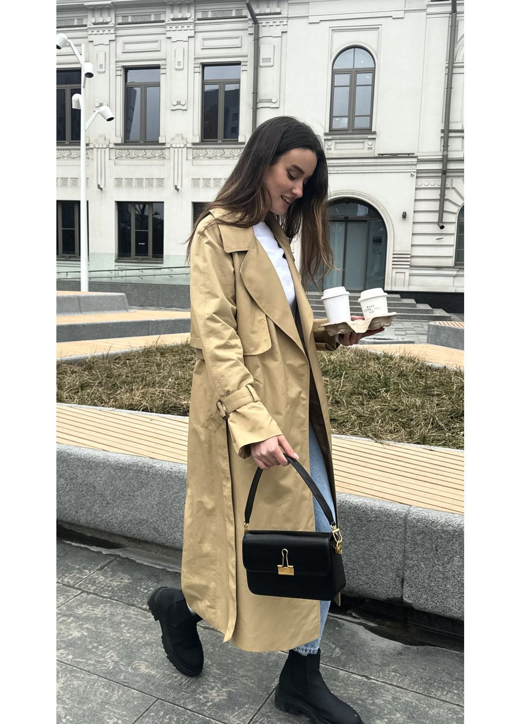 Коричневе демісезонне Тренч із плащівки карамельний оверсайз No Brand