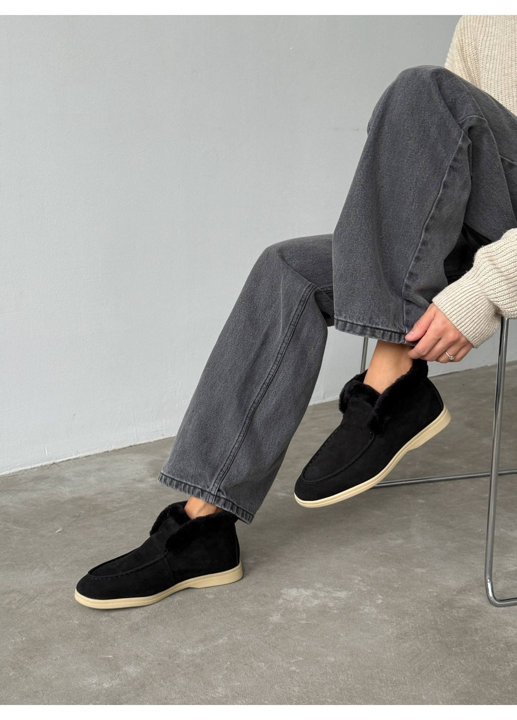 женские зимние лоферы из натуральной замши с мехом, черные, на низком ходу No Brand