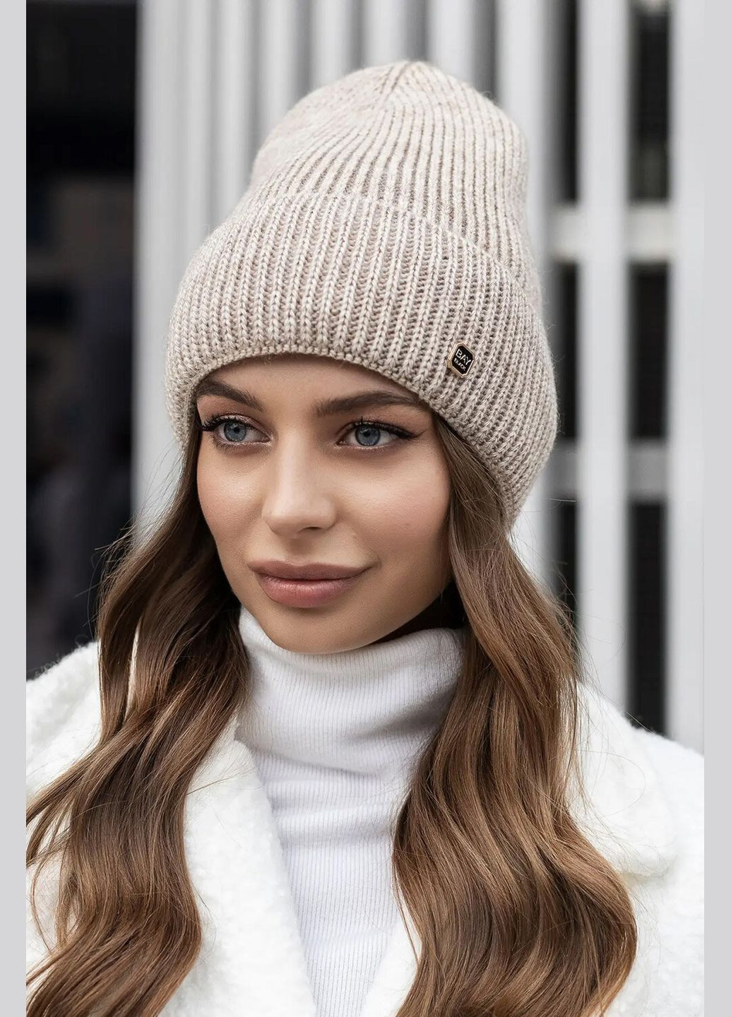 Шапка в'язана Єва бежевого кольору на флісі Hide (307497975)