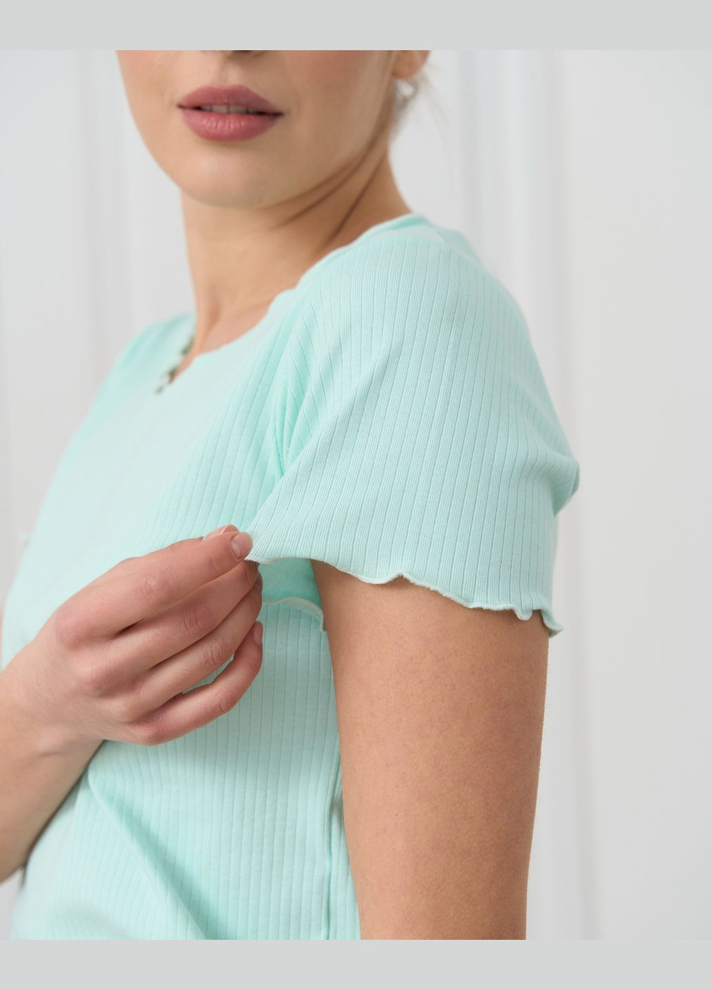 Зеленая женский комплект с капри однотонный Nicoletta