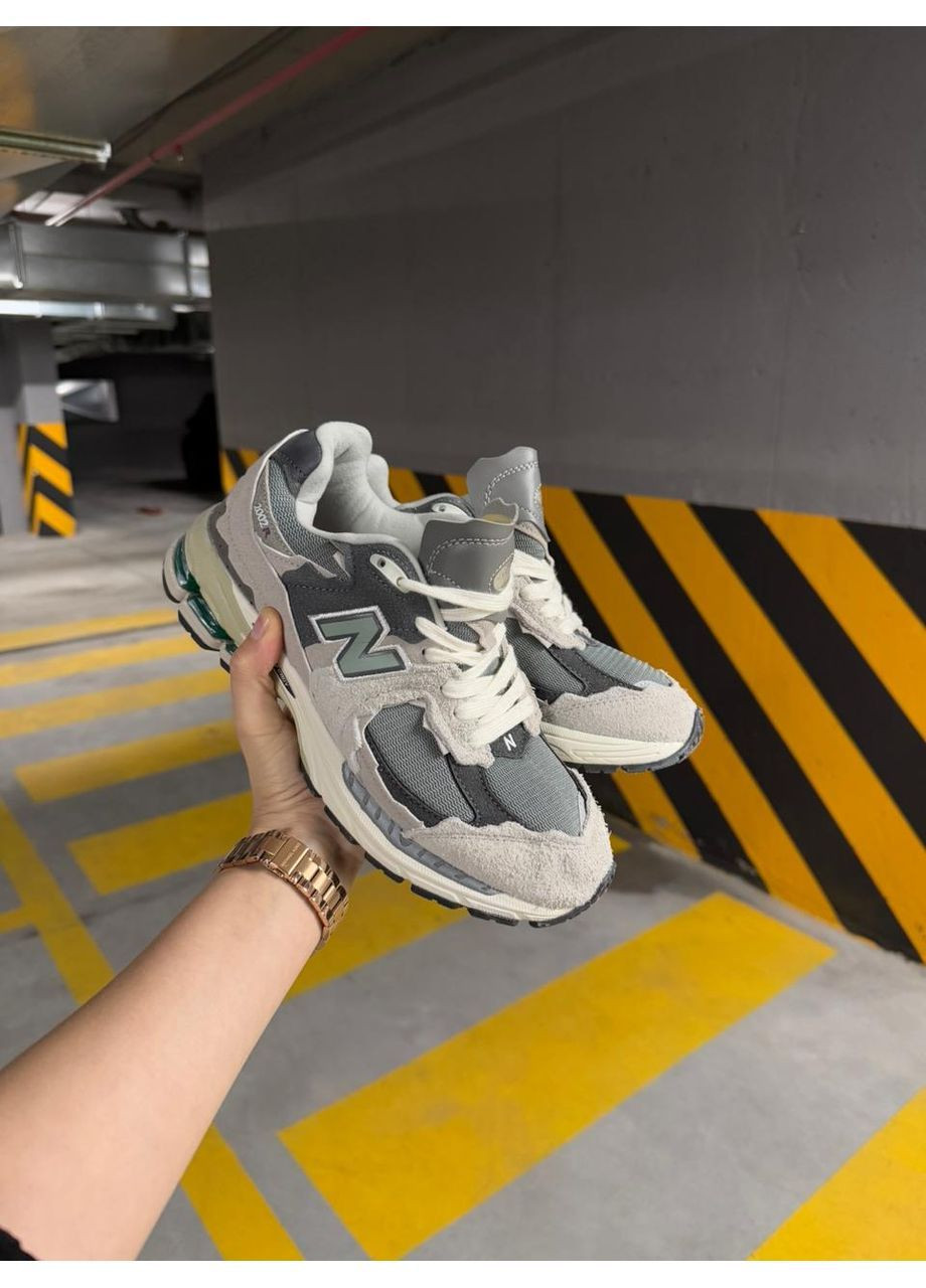 Цветные кроссовки new balance pack rain cloud grey No Brand 2002R Protection