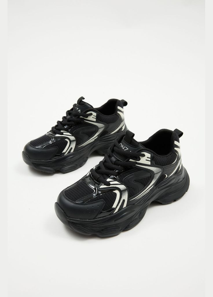 Чорні осінні кросівки 182695 Lonza