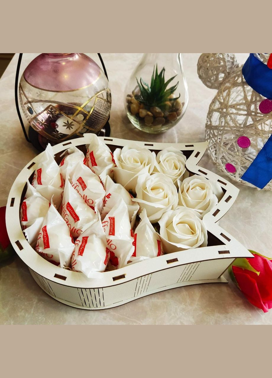 Подарочный бокс с конфетами Raffaello и розами для девушки на день рождения день влюбленных 8 марта (ar37) No Brand (315888804)
