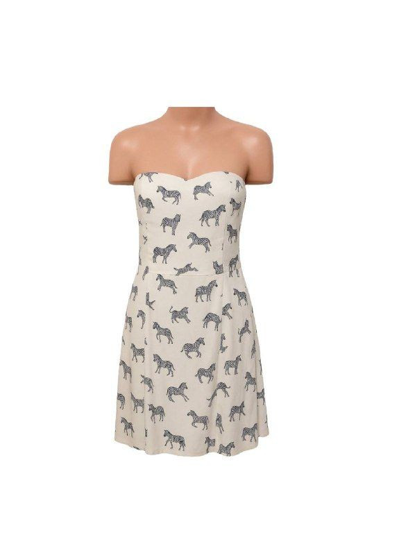 Белое повседневный платье бело-черный Silvian Heach с абстрактным узором