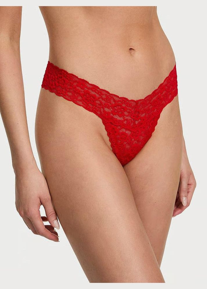 Трусики-стрінги жіночі мереживні Lace Thong Panty червоні Victoria's Secret (345565657)