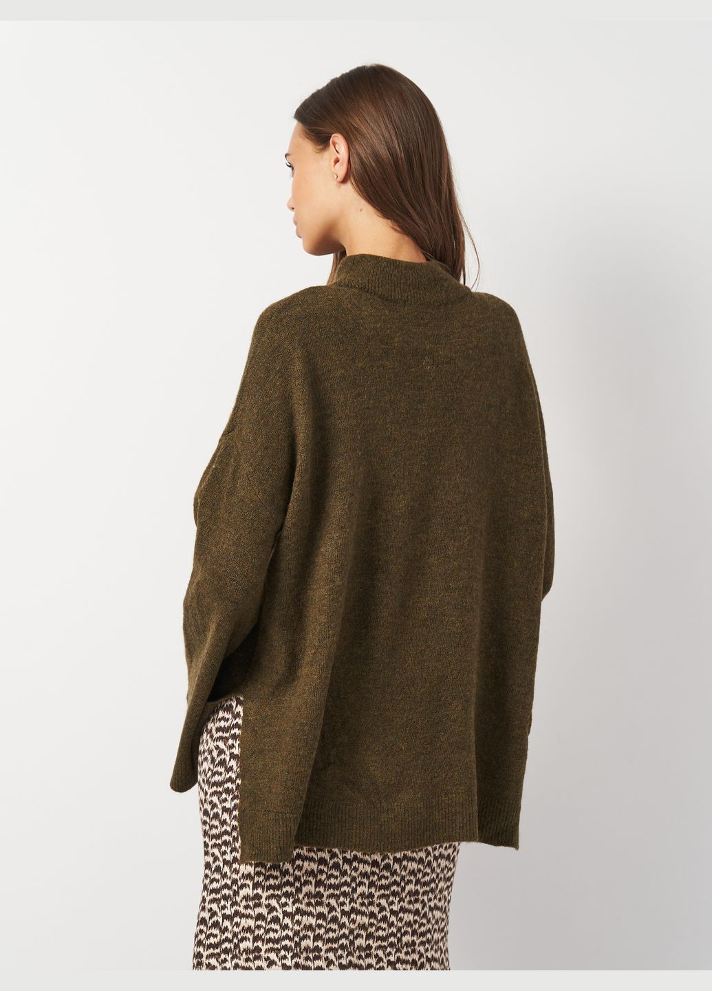 Оливковий (хакі) зимовий светр оверсайз H&M