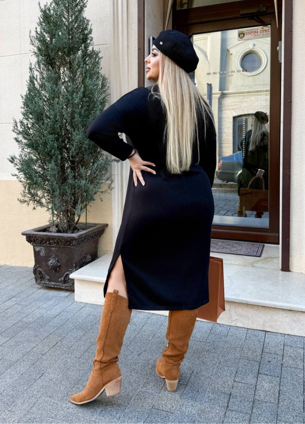 Чорна повсякденний жіноча сукня з двосторонньої ангори з довгим рукавом, коміром-стійкою та брошкою сукня-водолазка Tik-Tak однотонна