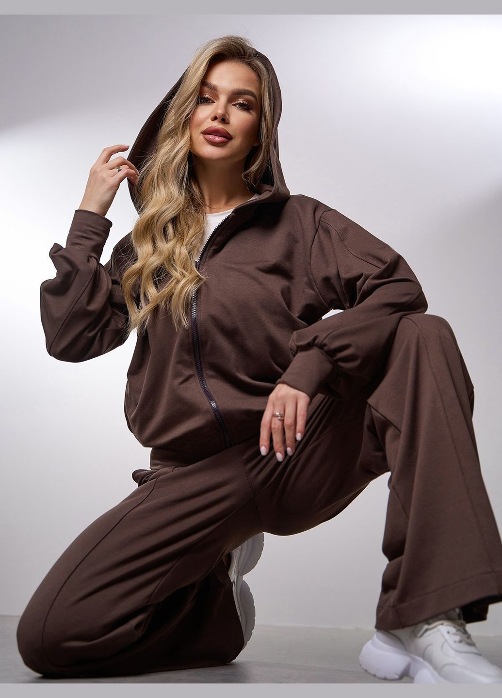 Трендовый трикотажный костюм со стрелками No Brand (322788434)