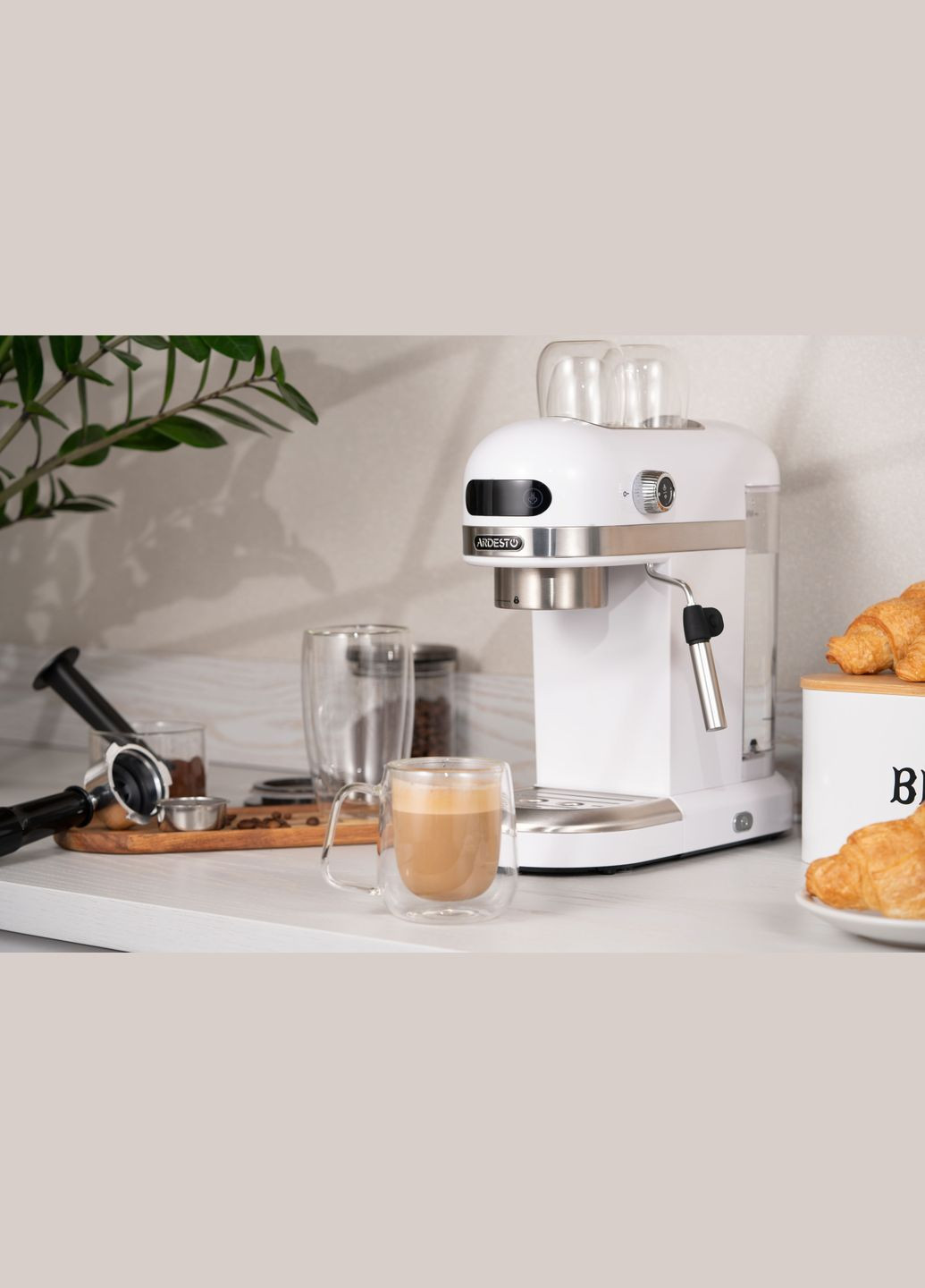 Кофеварка YCME1500 - эспрессо рожковая/1.4 л/итал. помпа 20 бар/сенсор. панель/PID контроль/1350 Вт/белая Ardesto (314777584)