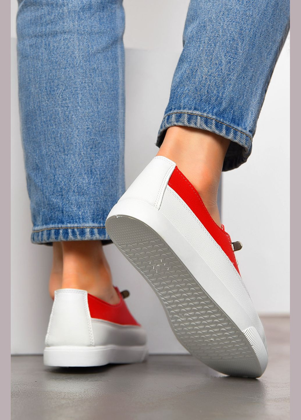 Мокасини жіночі червоного кольору Let's Shop (322989075)