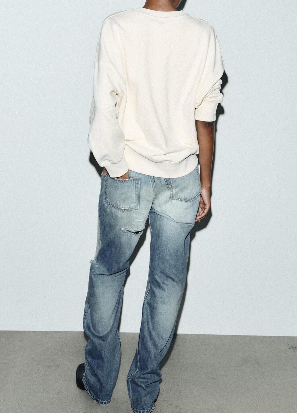 Молочный свитшот Zara надпись (369009751)