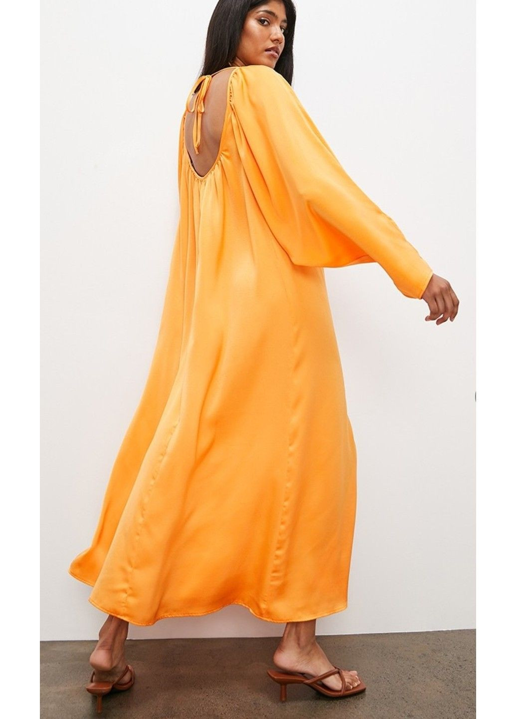 Оранжевое коктейльное женское объемное атласное платье н&м (57040) xs оранжевое H&M