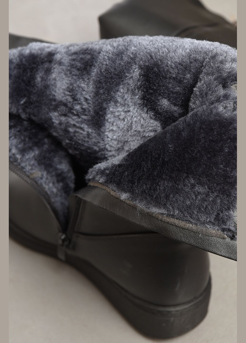 Зимние сапоги женские зимние на молнии черного цвета казаки Let's Shop