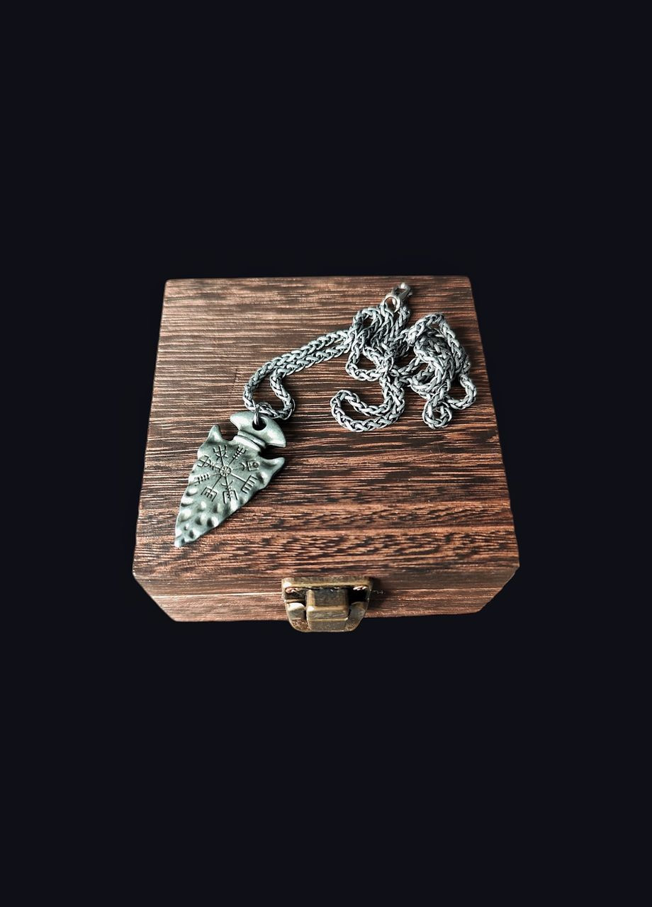 Кулонруна в форме копья в подарочной коробке (NR0228) No Brand (315885583)