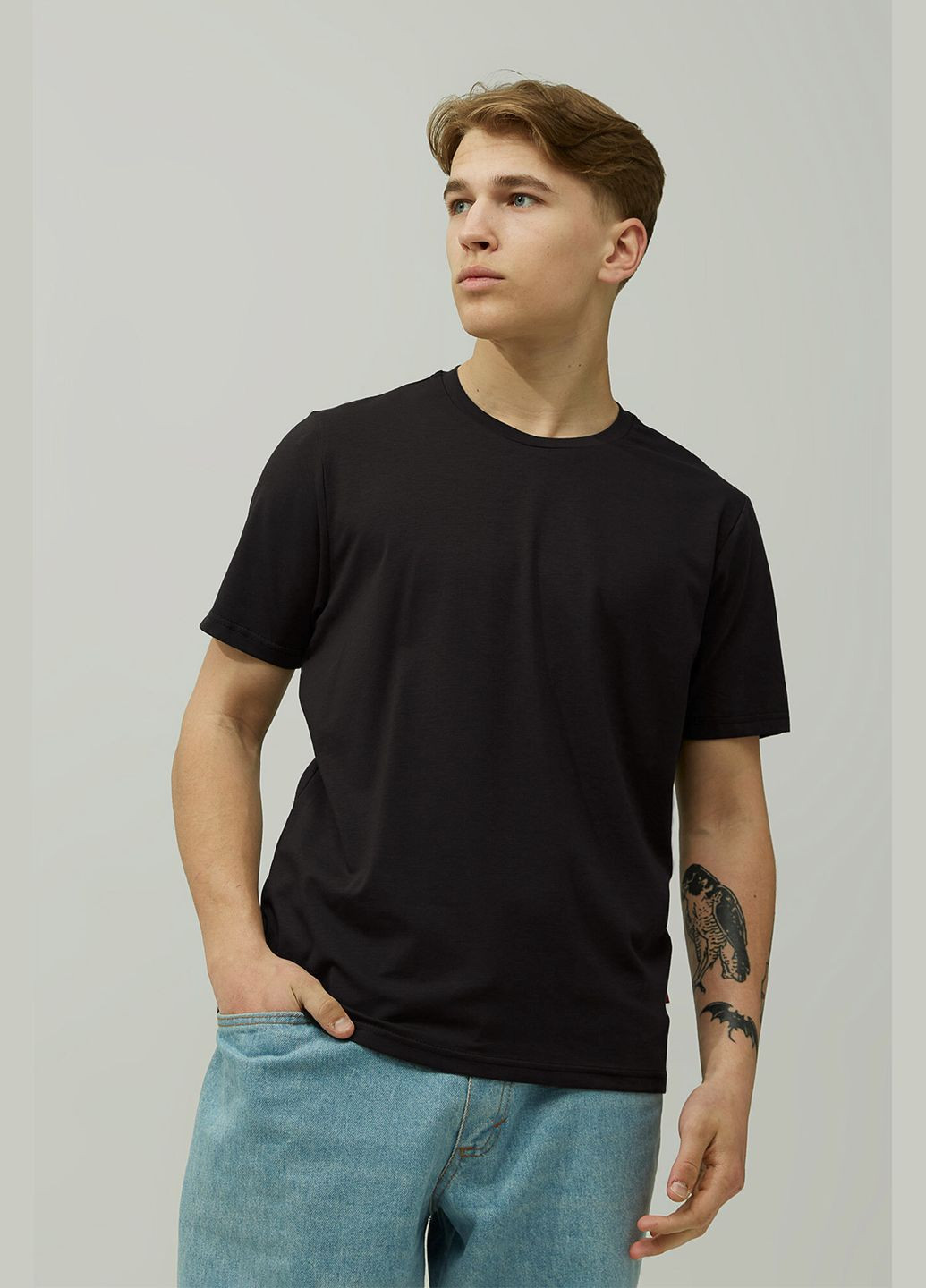 Чорна футболка luxury Gen