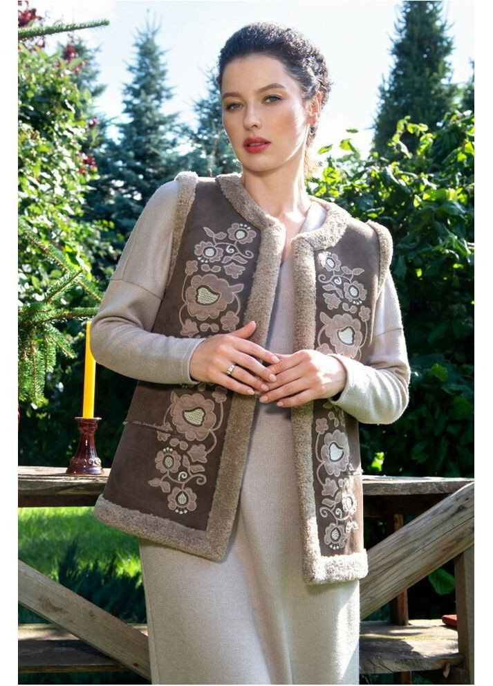 Женский жилет из экодубляжа с вышивкой MKSMV140-535 Seam (364179257)