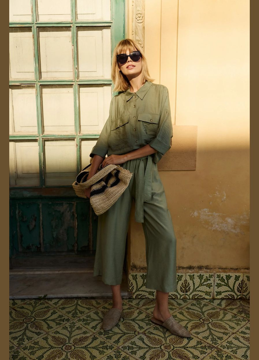 Оливкова блузка жіноча Moodo