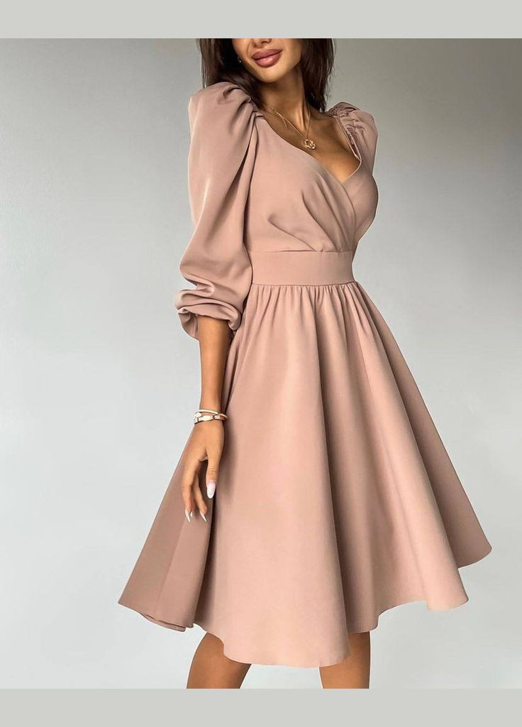 Бежевое вечернее мини платье с пышной юбкой и фонариками. с пышной юбкой Adelante однотонное