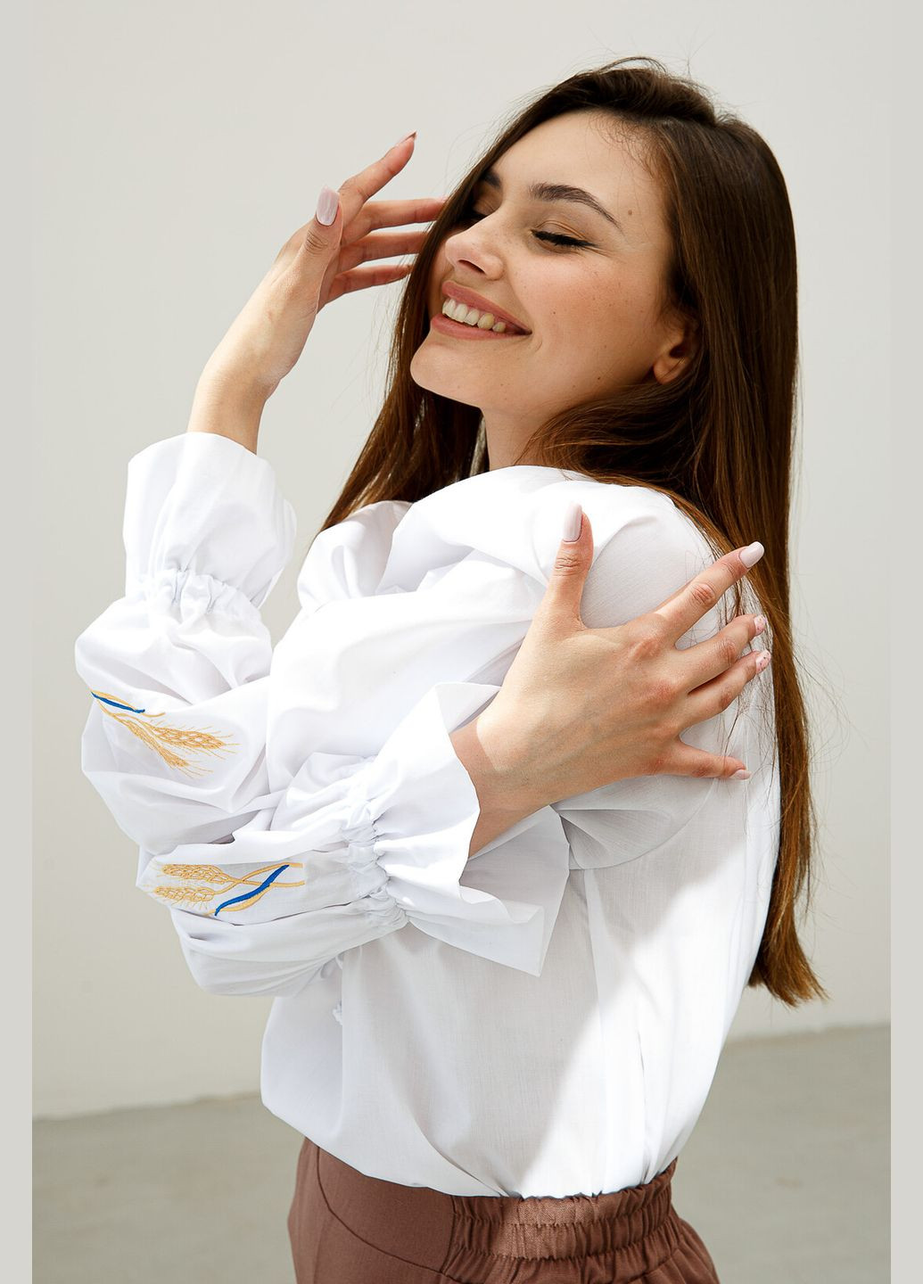 Белая блуза бэлла Ри Мари