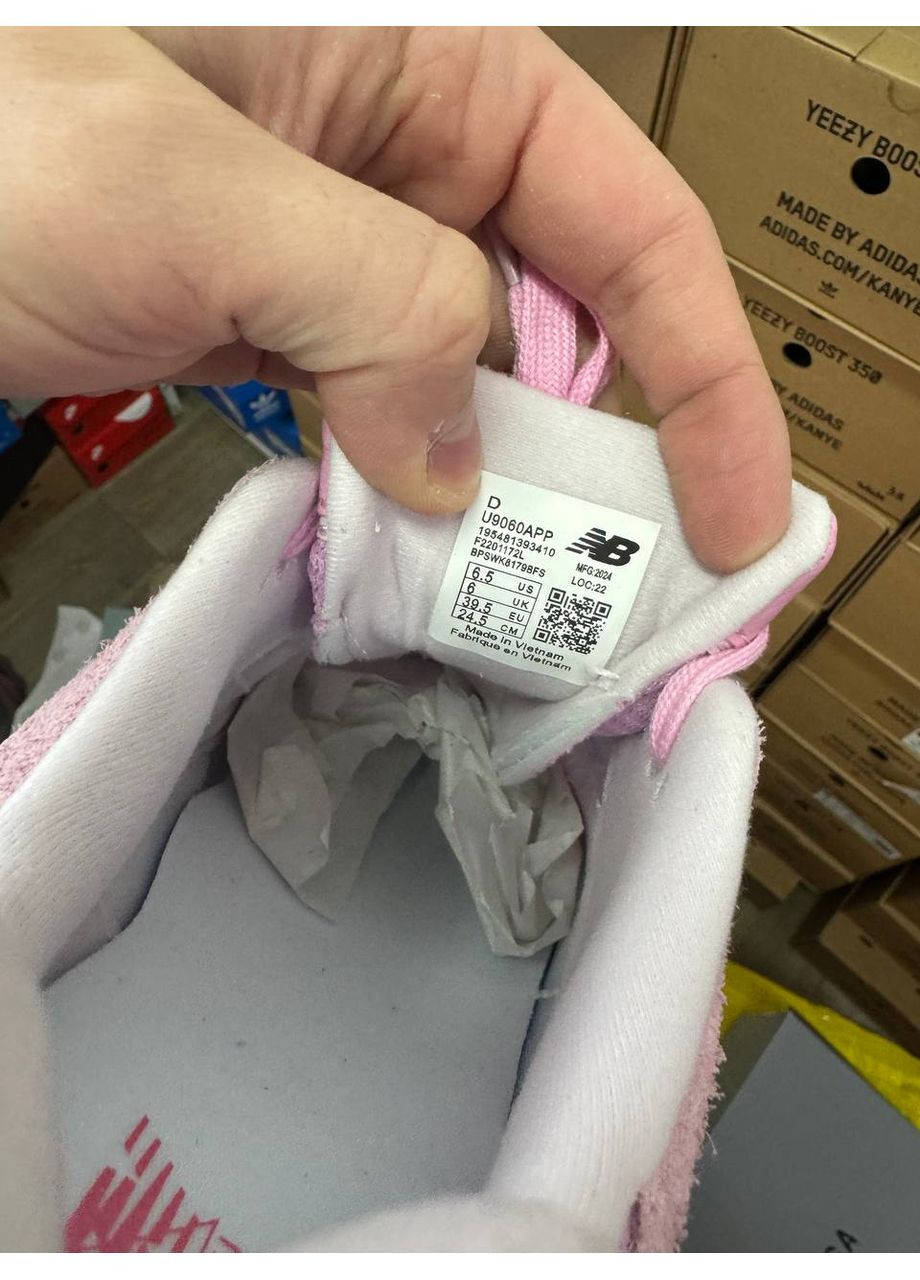 Рожеві Осінні кросівки чоловічі new balance 9060 pinky нью беланс 9060 No Brand